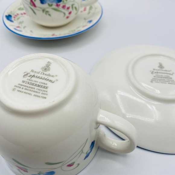 ⬇️Royal Daulton Windermere tea cups (2) and saucers (2) - Picture 4 of 4